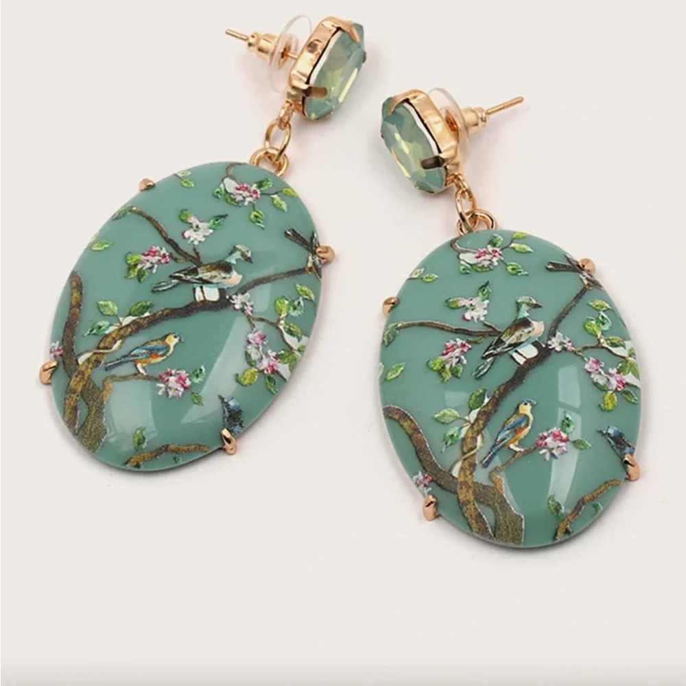 Elegant Green Bird Motif Earrings